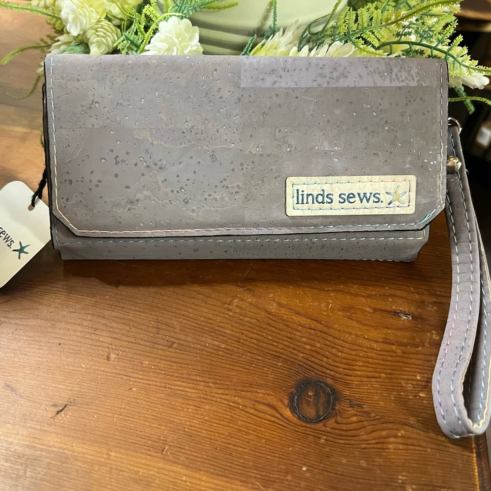 linds sews. All Cork Lavender Wristlet